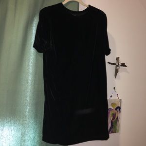 Kenneth Cole black shift velvet dress size M